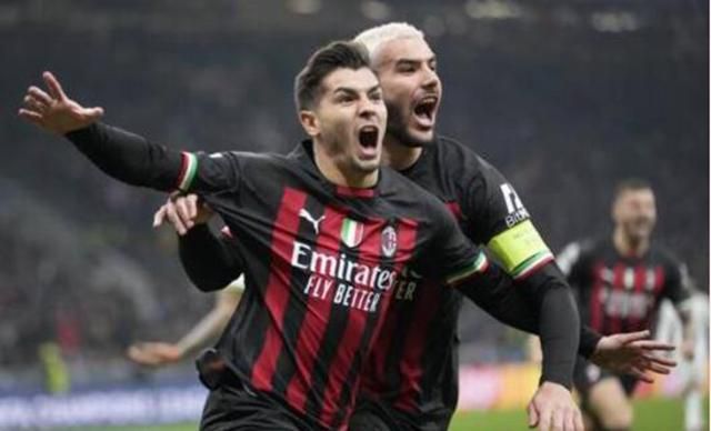 英媒footballtransfers的独家报道，阿森纳不会再继续尝试引进奥斯梅恩，而切尔西会继续尝试引进奥斯梅恩。